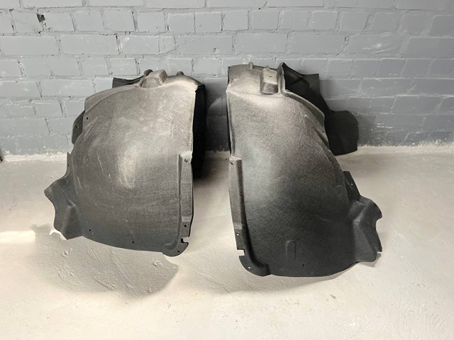 Подкрильнікі переднього крила, правий 8R0821172D VAG