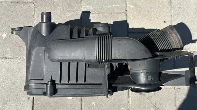 Корпус повітряного фільтра 1K0129607AL VAG