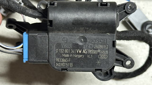 Мотор заслінки печі 1K0907511B VAG