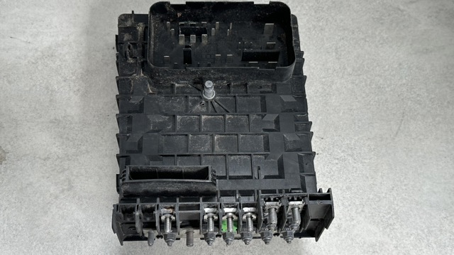 Коробка запобіжників 1K0937125A VAG