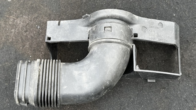 Повітроприймач 1KD805962 VAG