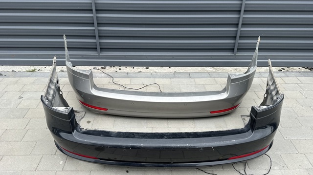 Бампер задній 1Z9807421B VAG