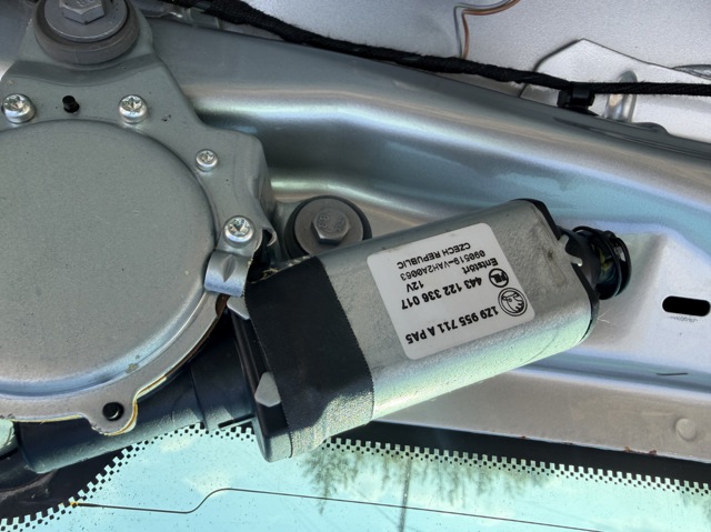 Склоочисник дверей задка 1Z9955711A VAG
