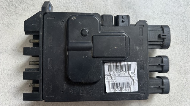 Коробка запобіжників 243800010R RENAULT