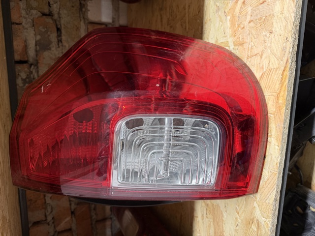 Задні ліхтарі 265502081R RENAULT