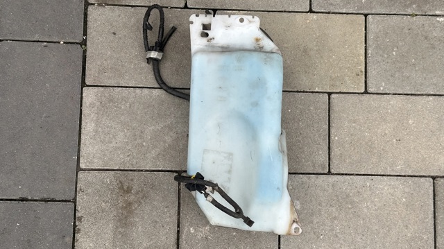 Бачок омивача лобового скла 28910JD000 NISSAN