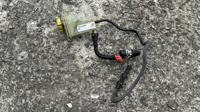 Бачок гідропідсилювача 2S6C3531BC FORD