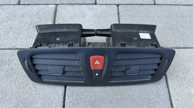 Решітка повітропровода 682600016R RENAULT