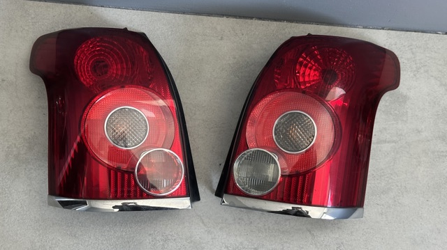 Задня ліва фара 8156105260 TOYOTA