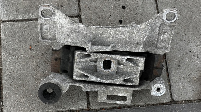 Подушка корпусу повітряного фільтра 8200013905 RENAULT