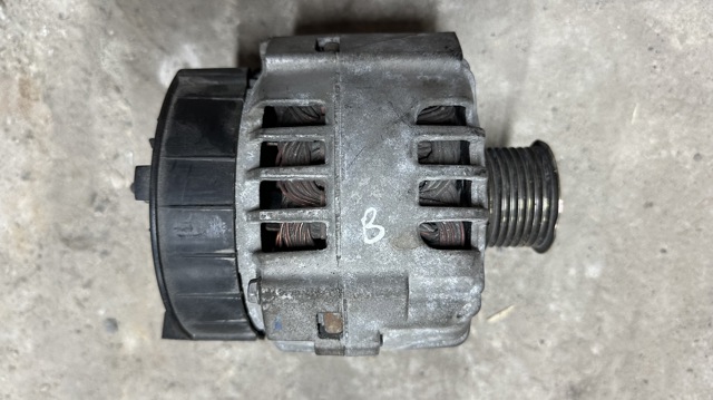 Авто генератор 8200410674 RENAULT