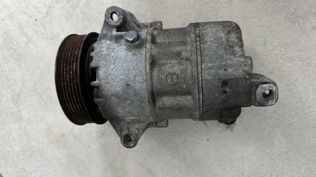 Компресор кліматичної установки 8200454172 RENAULT