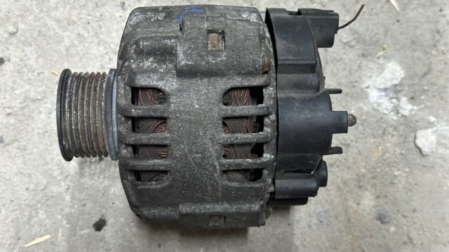 Авто генератор 8200654541 RENAULT
