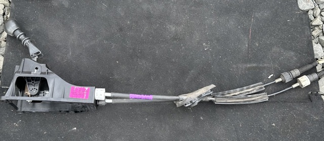 Трос коробки передач 8200739758 RENAULT