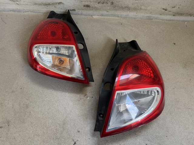Задні ліхтарі 8200886946 RENAULT