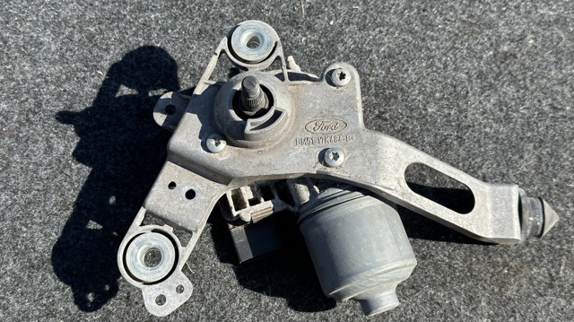 Двигун склоочисника лобового скла, правий BM5117K484B FORD