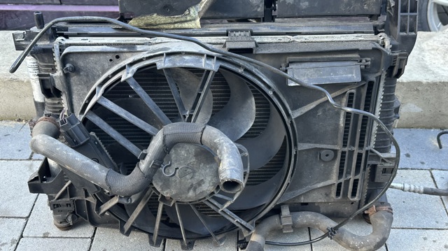 Радіатор охолодження двигуна BV618005BD FORD
