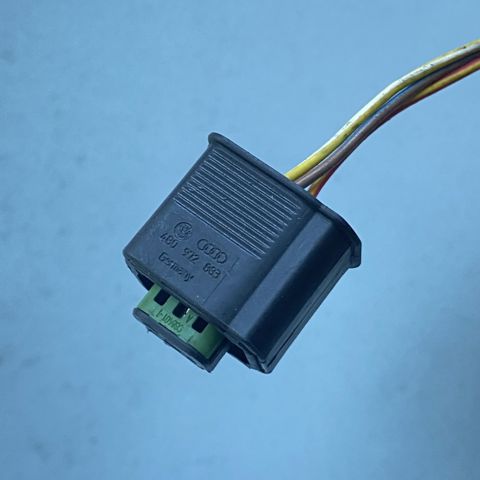 Роз’єм (фішка) універсальний 4B0972883 VAG
