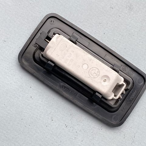 Плафон освітлення кабіни 6972605 BMW