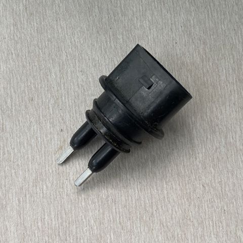 Датчик рівня бачка склоомивача 7M0919376 VAG