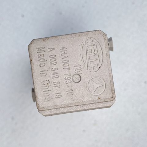 Реле накалу A0025428719 MERCEDES
