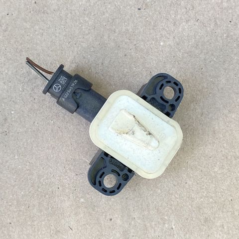Датчик AIRBAG передній A1668210351 MERCEDES