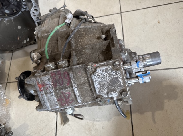 Раздатка (коробка роздавальна) 361006D190 TOYOTA