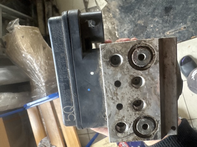 Блок керування АБС (ABS) 4451060060 TOYOTA
