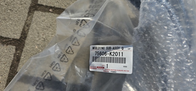 Молдинг арки колеса заднього, лівий 75606K2011 TOYOTA