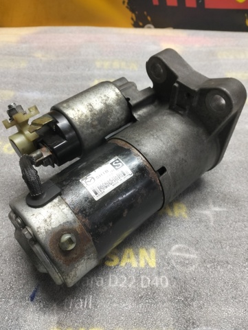 Стартер двигуна M001T81582 MAZDA