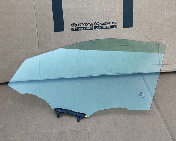 Скло водійських дверей 681020E110 TOYOTA