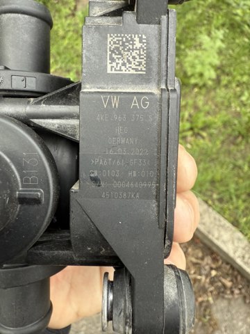 Регулюючий клапан охолоджувальної рідини 4KE963375S VAG