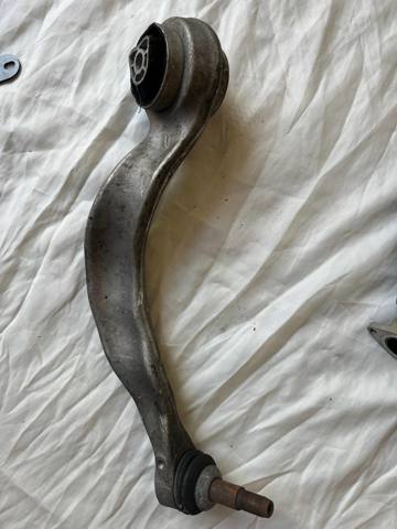 Важіль передній лівий 31126861165 BMW