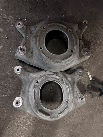 Опора амортизатора переднього правого 95B412384 PORSCHE