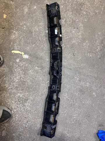 Кронштейн бампера заднього, центральний 95B807863 PORSCHE