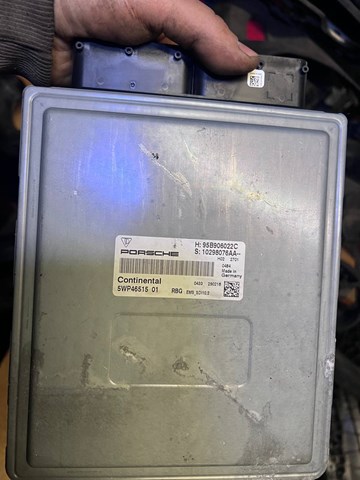 Блок електронного управління 95B906022C PORSCHE