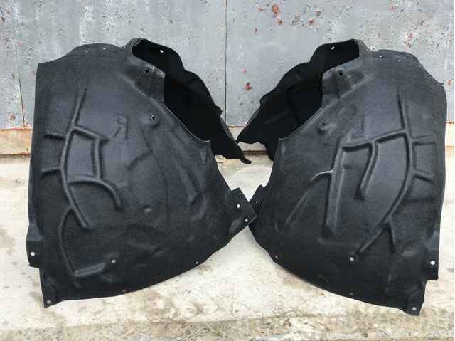 Підкрилки передні праві 8W0821172G VAG