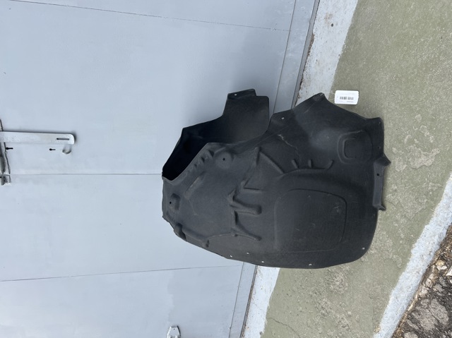 Підкрилки передні праві 95B809962D VAG