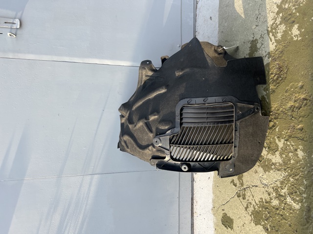 Підкрилок передній правий 9Y0810972H PORSCHE