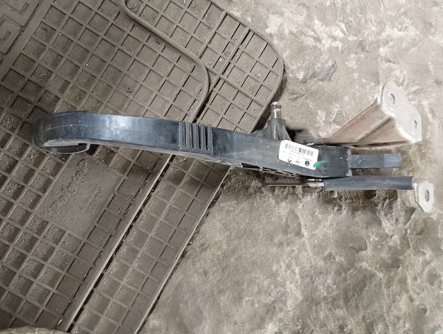 Педаль щеплення 465037304R RENAULT