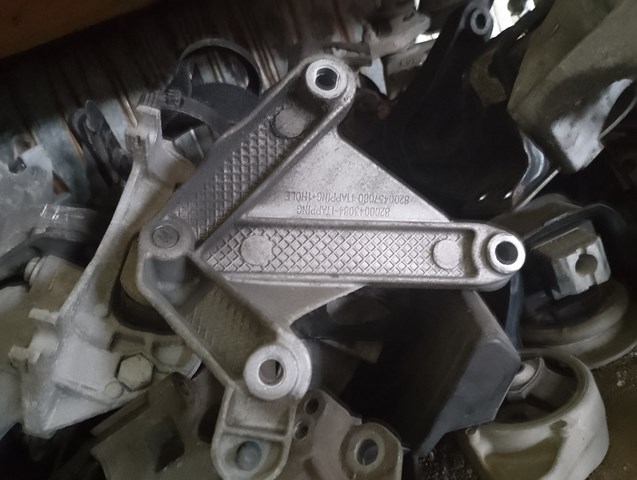 Кронштейн подушки КПП 8200043084 RENAULT