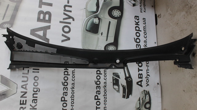 Водостік лобового скла, жабо 8200439131 RENAULT