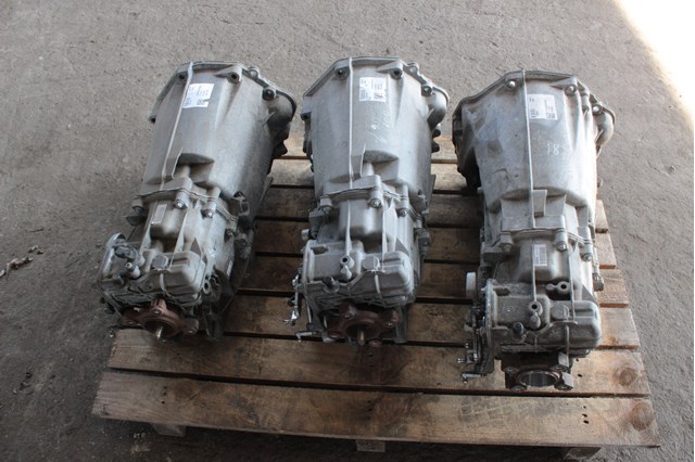 Коробка передач в зборі з головною передачею і диференціалом Volkswagen Crafter 30-35