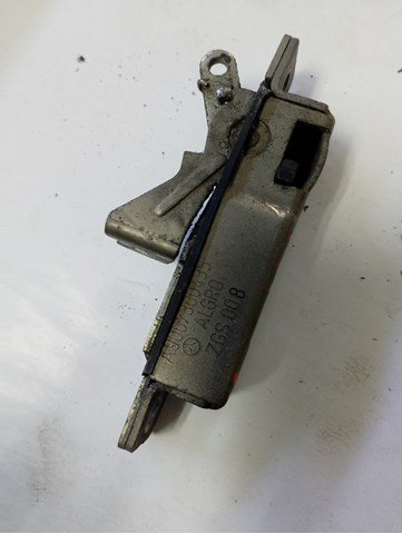 Замок задньої двері, лівої A9067300435 MERCEDES