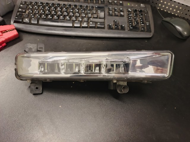 Туманка права 63177349132 BMW