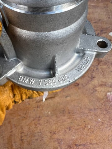 Автомобільний термостат 11537586885 BMW