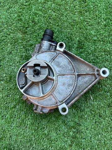 Насос вакуумний 11667622380 BMW