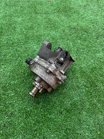 Насос вакуумний 11668618897 BMW
