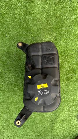 Водяний бачок системи охолодження 17132284600 BMW