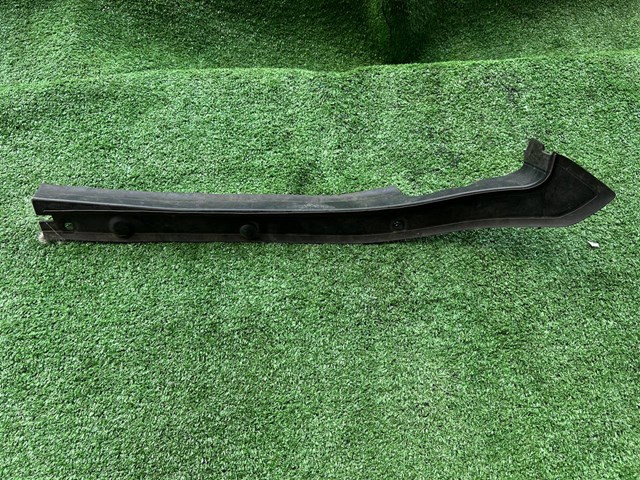 Ущільнювач крила 51767264273 BMW